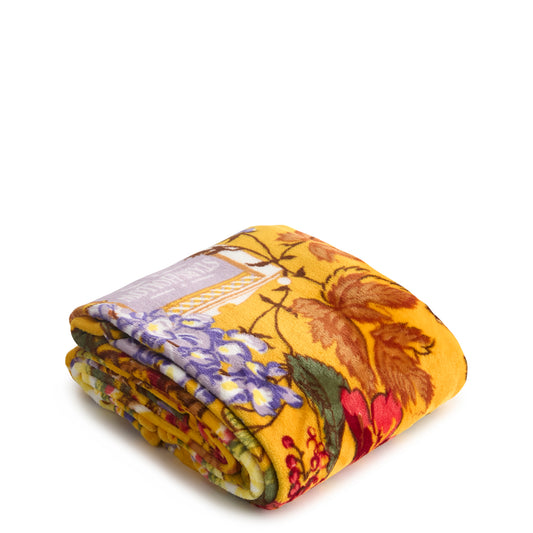 Vera Bradley x Gilmore Girls Autumn Plush Throw Blanket-3